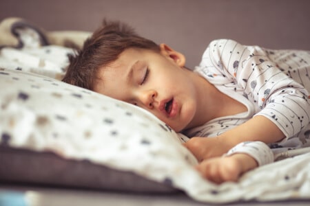belang van slaap voor gedrag en prestaties kinderen